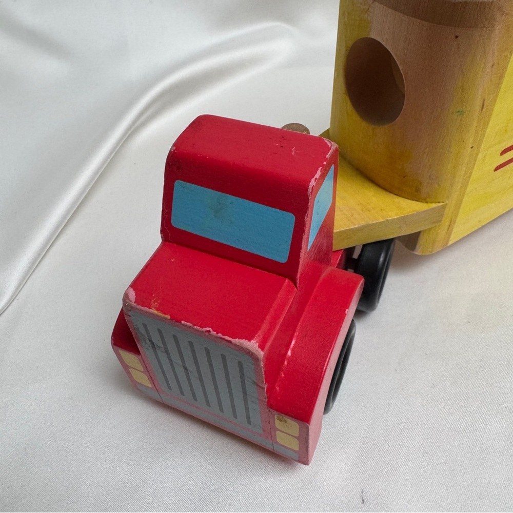 Melissa & Doug Tractor & Animals - Picture 7 of 10